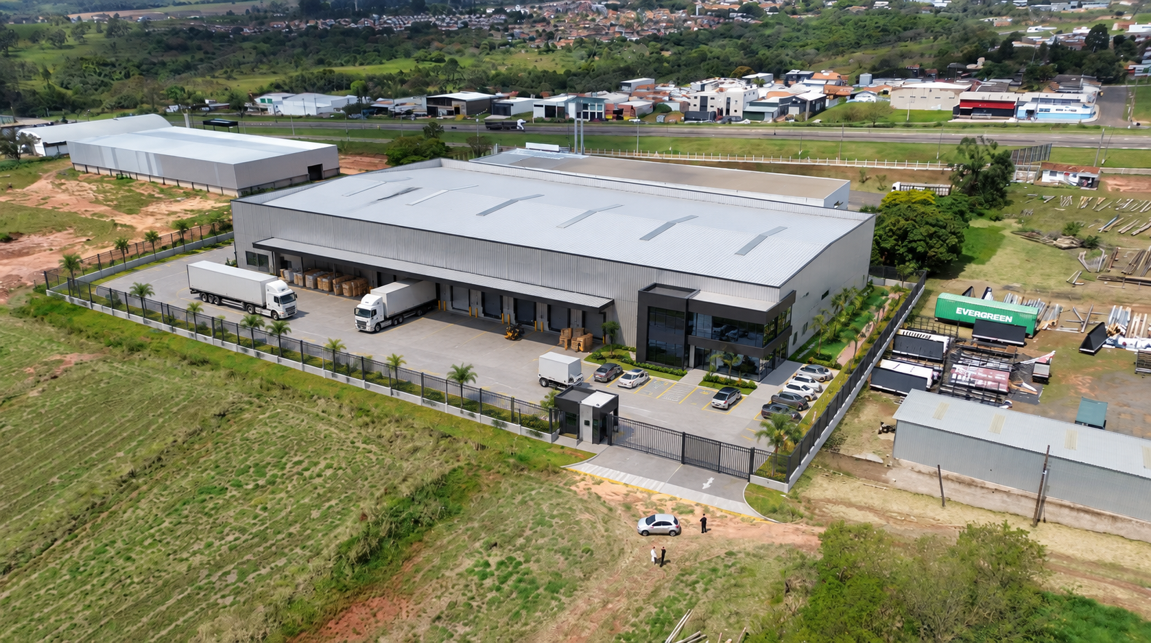 Simulação de galpão logístico construído na área